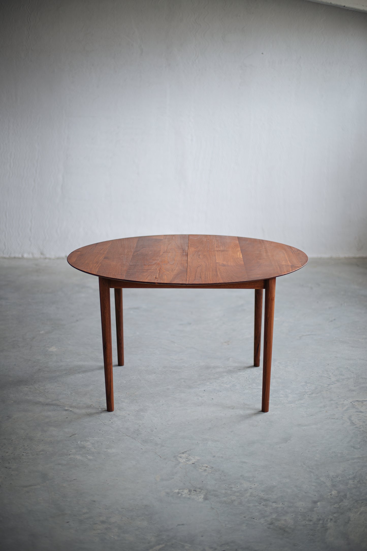 Danish mid-century modern dining table in solid teak model 311 by Peter Hvidt & Orla Mølgaard-Nielsen for Søborg Møbelfabrik