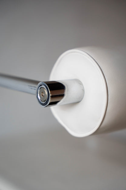 Scaun postmodern din oțel tubular cromat și vinil – imagine 10
