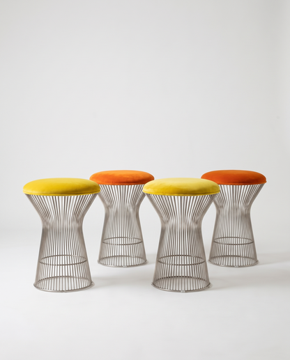 Set de 4 taburete cromate cu catifea galbenă și portocalie – imagine 5