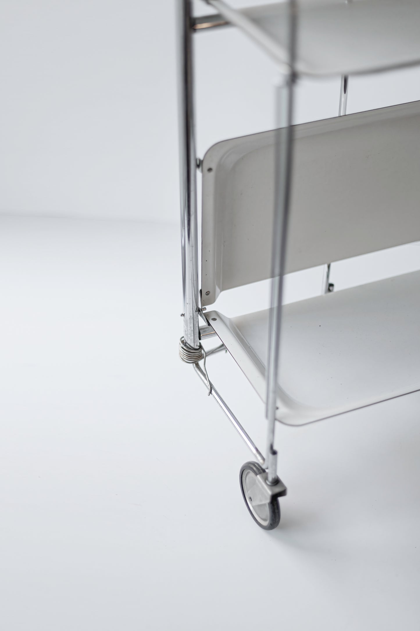 Iconic white 1970s FOLDABLE SERVING TROLLEY Dinett by Bremshey